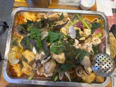 -后街佬·炭火鲜鱼杂(南城店)