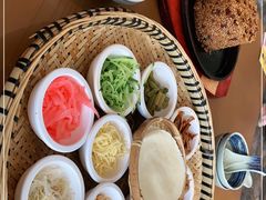 -包整·丝娃娃(一览甲秀楼风景店)