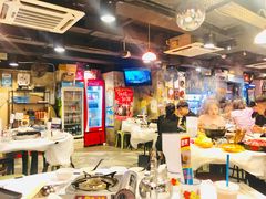 大堂-鲜入围煮花胶鸡海鲜火锅