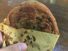 葱油饼-广慈小吃铺沪味佳饭堂