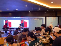 等位区-星巴克(广州正佳广场4层店)