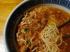 辣肉面-沪西老弄堂面馆(定西路店)