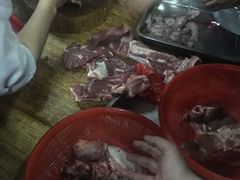 大堂-标记美食新鲜猪杂(兴南大道店)