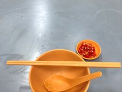 餐具摆设-长城砂煲田鸡粥