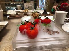 番茄脆菇沙拉-小大董·烤鸭(凤凰汇店)