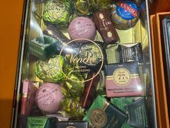 -VENCHI 闻绮(北京国贸商城店)