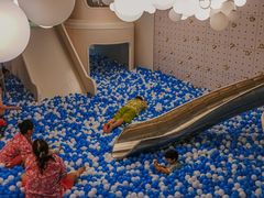 -涨巢·潮玩水疗局