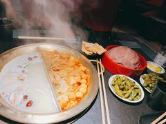 -九鼎轩脆毛肚火锅(南京东路店)