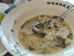 -严记小天府酸菜鱼(西四路店)