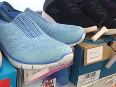 -SKECHERS 斯凯奇(上海国际时尚中心店)