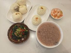 -李与白包子铺(桐梓林店)