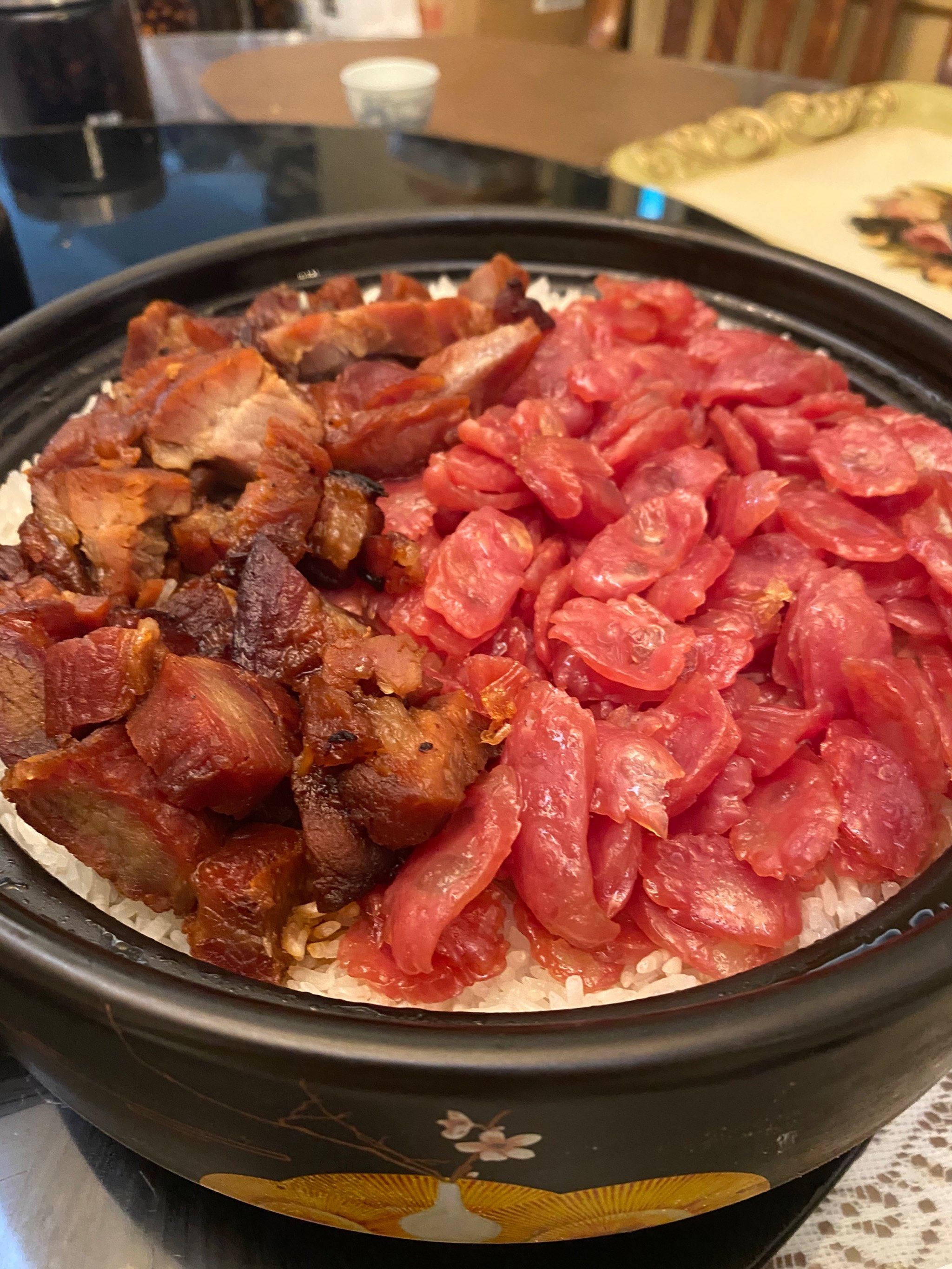 自制煲仔饭93叉烧香肠组合煮煲仔饭太好吃了叭7515