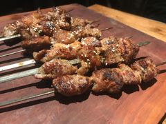 传统羊肉串-阿里家·新疆烤肉酒場 by MIG