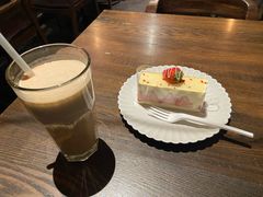 草莓法式奶油蛋糕-黑草莓(重庆路店)