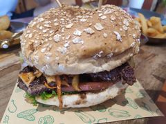 黑椒牛排汉堡-魏斯理汉堡(西安沣东吾悦店)