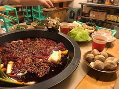 -黄潇洒老火锅(九眼桥宏济巷店)