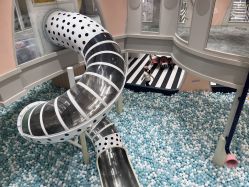 -奈尔宝家庭中心·亲子餐厅(鄞州万达店)