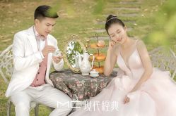 -现代经典婚纱摄影