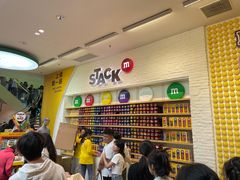 -m豆巧克力世界(上海世茂广场店)