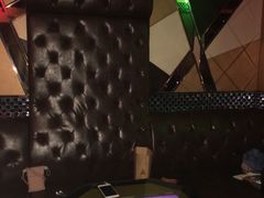 -唱吧麦颂KTV(东胜港悦广场店)