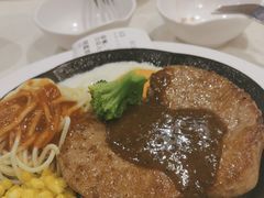 -汤姆家的牛排意面披萨(新城市广场店)