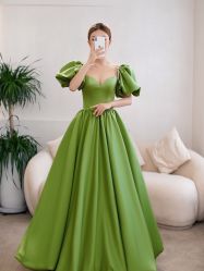 -洋洋婚纱品牌集合店