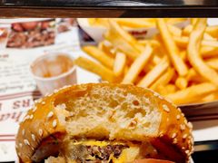 -The Habit Burger Grill 哈比特汉堡(复兴soho店)