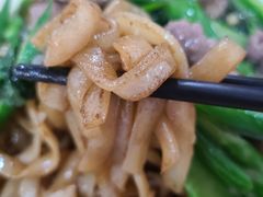 芥兰牛肉盖河粉-南记食粥坊·宵夜大排档(莲花总店)