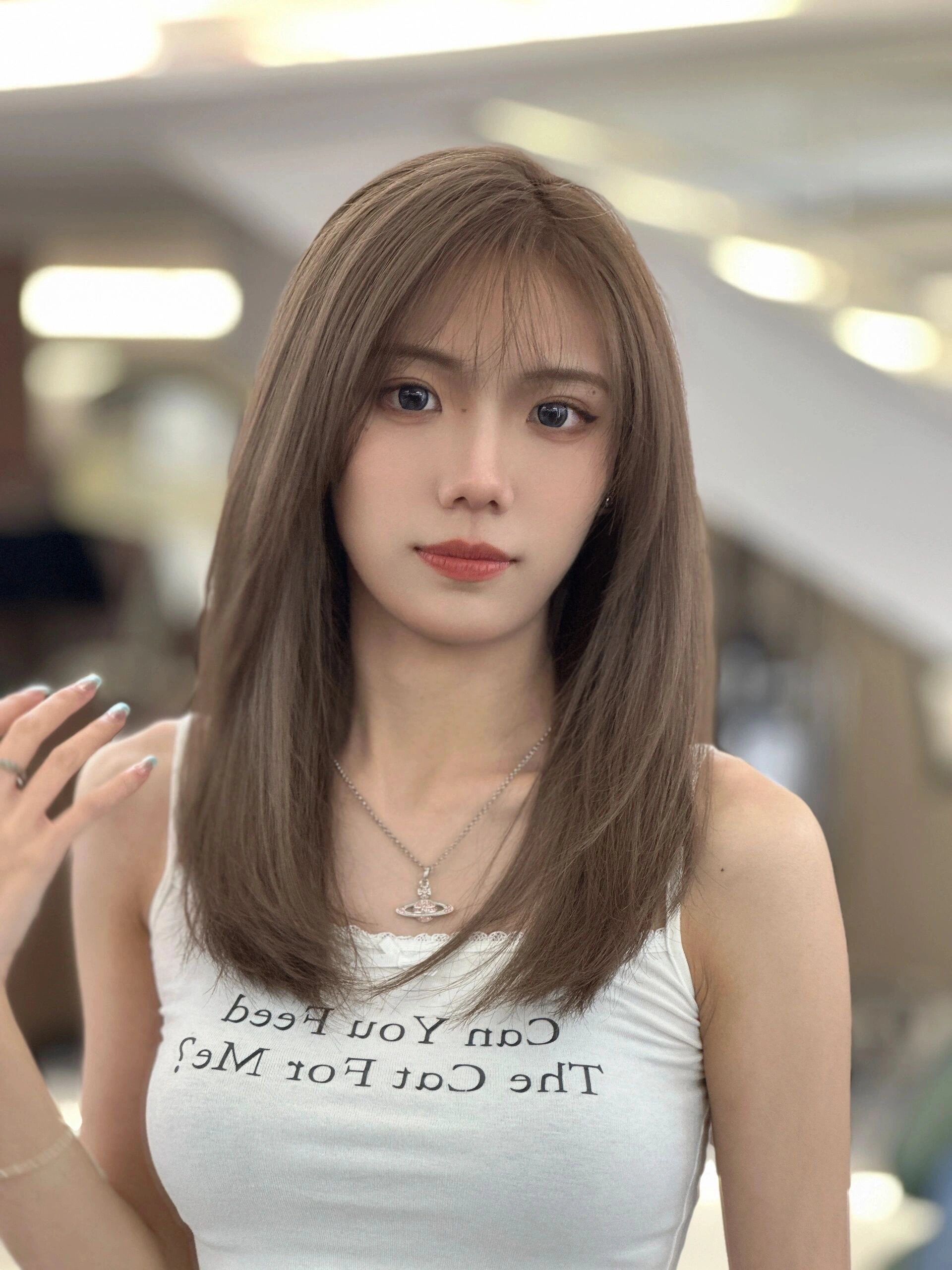 亚麻色
