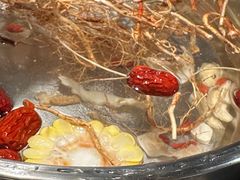 -尚尚仙·酸汤猪手·猪肚鸡火锅(华联万柳购物中心店)