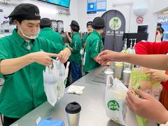 -沪上阿姨·臻选茶饮(上海环球港店)