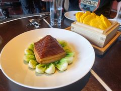 金牌扣肉配玉米饼-杭州西子湖四季酒店·金沙厅