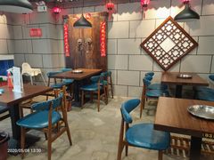 -超越炭火牛蛙火锅鸡(河东店)