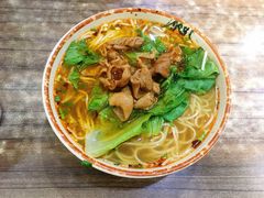 麻辣肥肠面-天府面庄(天平路店)