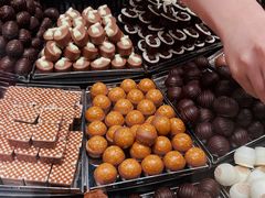 -Laderach 莱德拉(上海环贸iapm店)