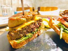 -HIGH FIVE哈福手工汉堡(桂林路店)