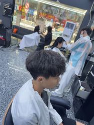 点击看大图 -藤野造型专业烫染接发