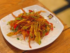 -喇喇排骨火锅·传统韩式脊骨汤(望京西园总店)