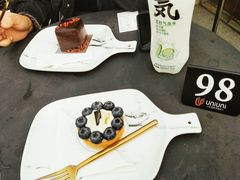 -UNI UNI(环亚凯瑟琳店)