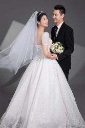 点击看大图 -挪娅婚纱摄影皇家会所