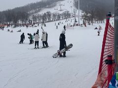 -庙香山滑雪场