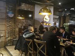 大堂-何师烧烤·香辣蟹·川菜·30年老品牌(太古里旗舰店)