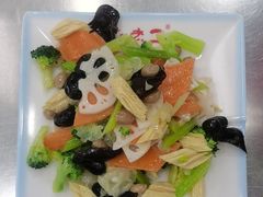 -屯老二农家铁锅炖·行业领军者(梅江店)