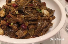Stewed Eel with Lake Crayfish