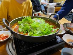 -亲昵春川鸡排(韩国美食街店)