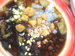 -爆炸头阿姨小四川正宗川味小吃(无任何分店)