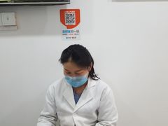 -世龙世家灰指甲·甲沟炎·跖疣护理·修脚(东江湾路店)