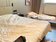 -西安大雁塔科技大学地铁站亚朵酒店