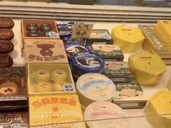 面包甜点陈列柜-好利来(朝外店)