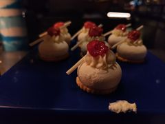 -广州万富希尔顿酒店·感趣自助餐厅·金秋蟹宴生蚝海鲜刺身
